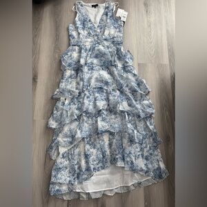 V-neck Ruffled Up Tiered wedding summer vacation Maxi Dress NWT Size 8